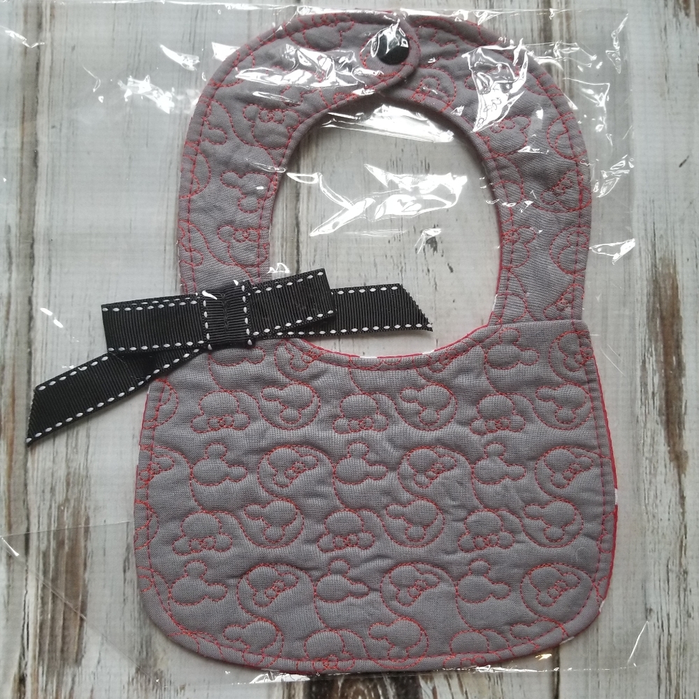 Minnie Mouse Bib NEW